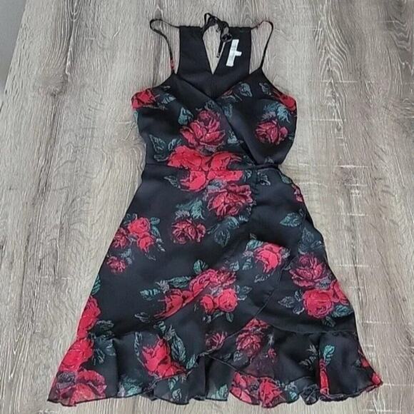 Lovers + Friends Gigi Black Red Floral Wrap Dress S - Picture 6 of 8